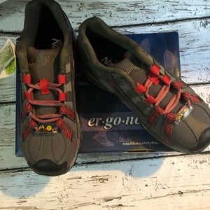 Nautilus Safety Shoe with Alloy Lite Toe- NWT